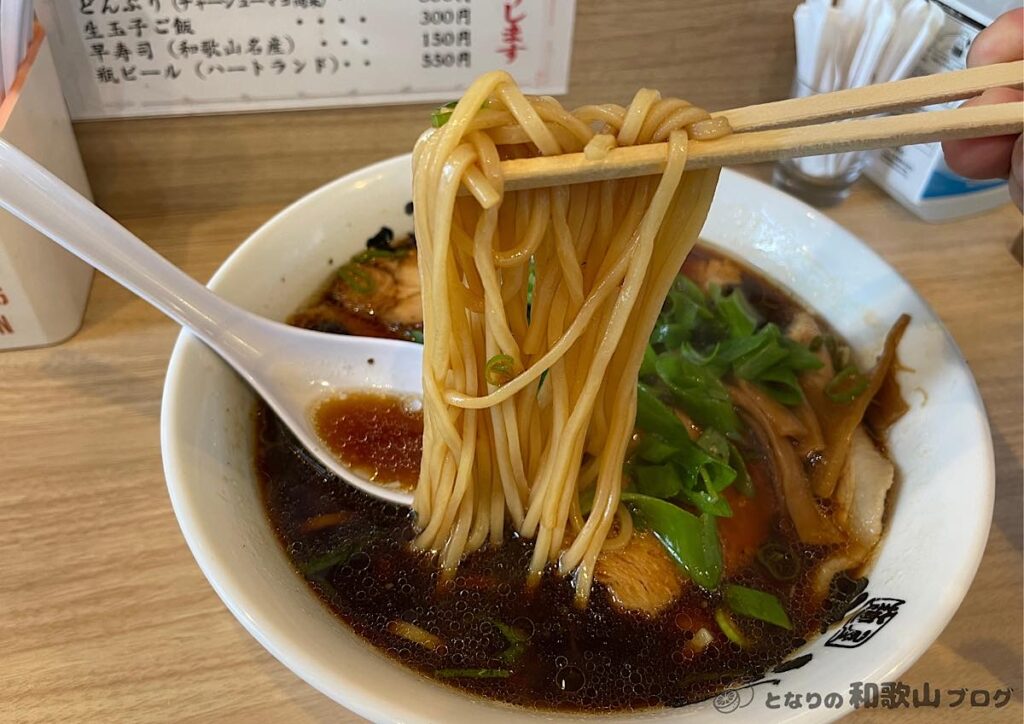 麺屋丈六　麺はもちもちストレート麺