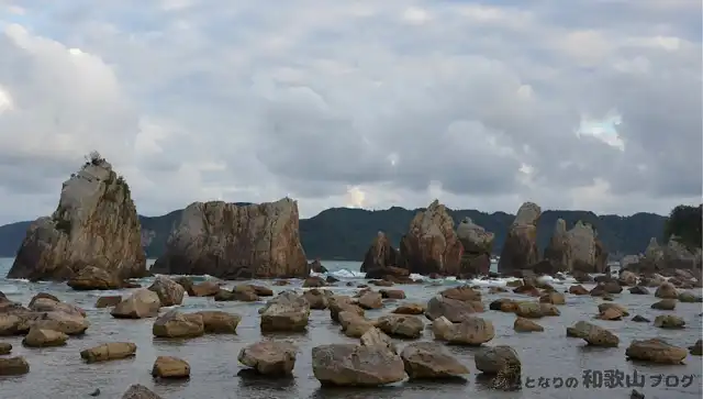串本町の橋杭岩