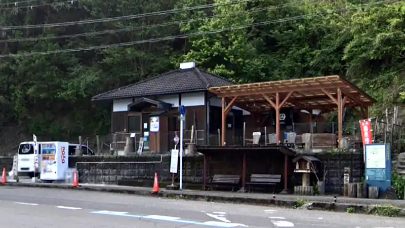 とりそば下地橋の道路から見た外観