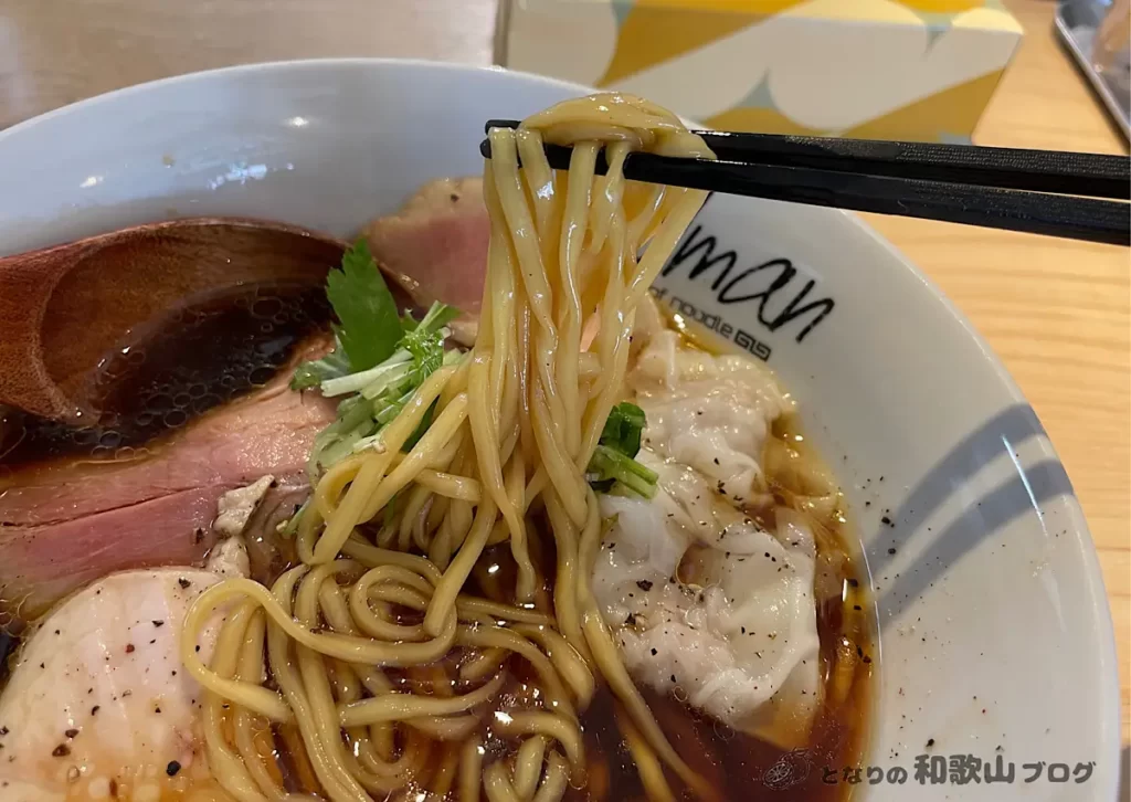 ramenbirdman(ラーメンバードマン) 軍鶏ロック中華そば 麺