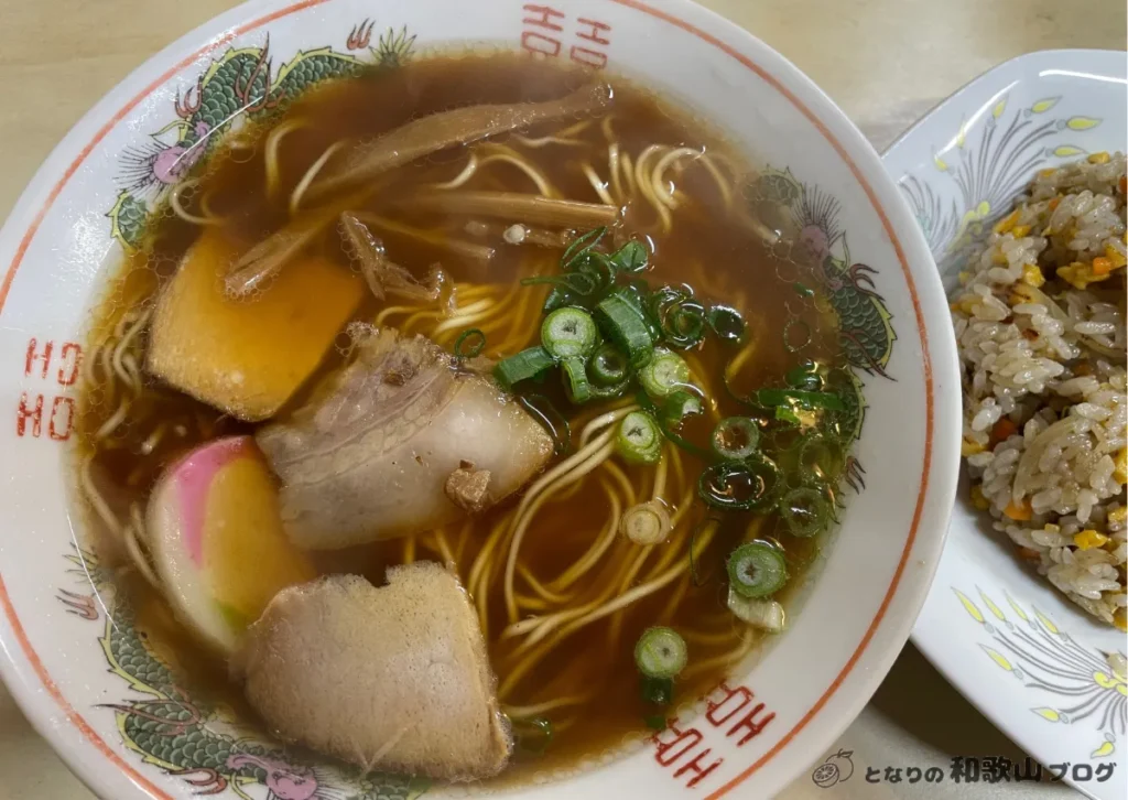 丸竹の中華そばは車庫前系の醤油がすっきり美味い