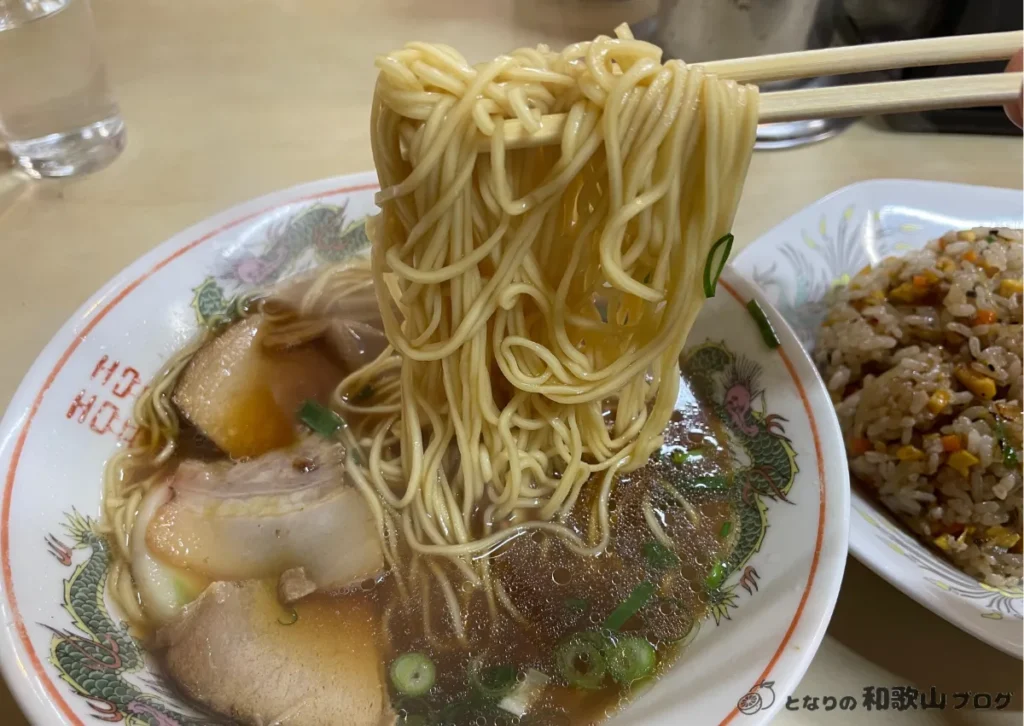 丸竹中華そばの中細ストレート麺