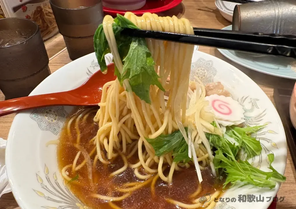 麺屋ひしお 湯浅生一本肉もり醤油ラーメン 麺揚げ