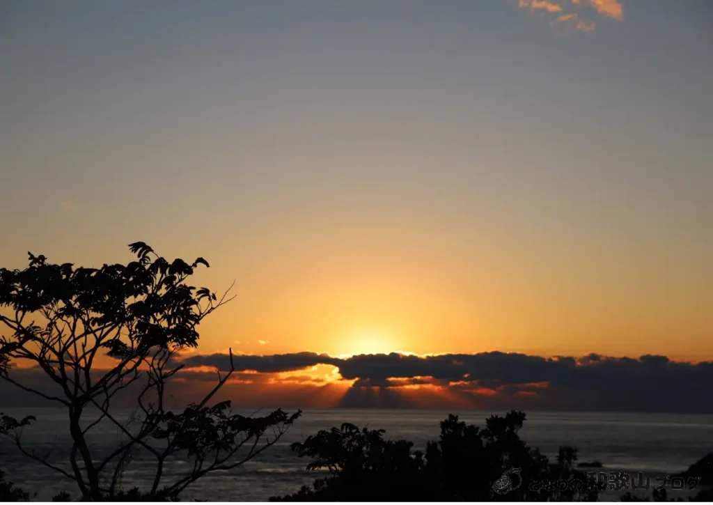 潮岬から望む夕陽