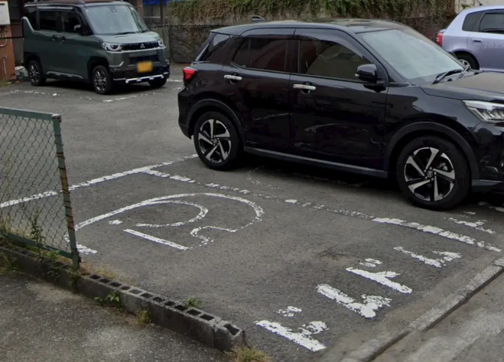 ドムドムハンバーガー海南店の駐車場